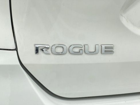 Used 2017 Nissan Rogue SV AWD/4WD image 36