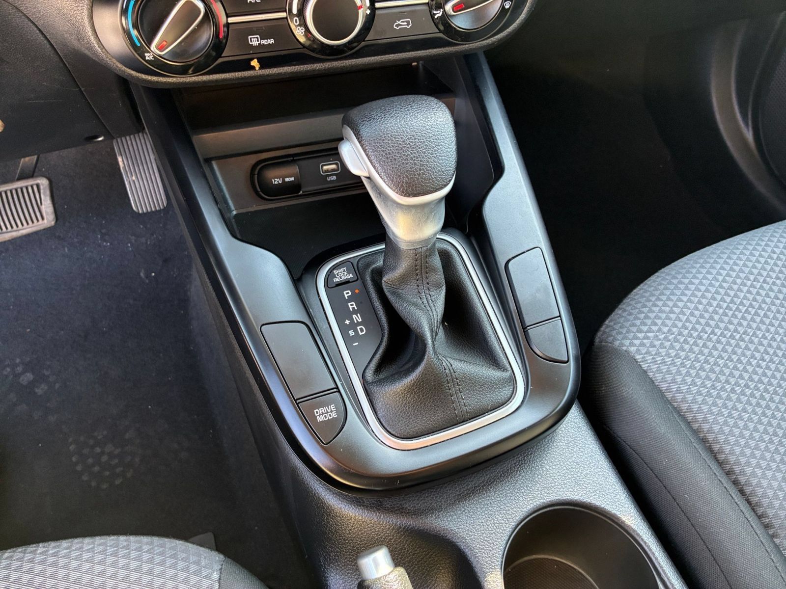 Used 2025 Kia Soul LX w/ LX Technology Package FWD image 37