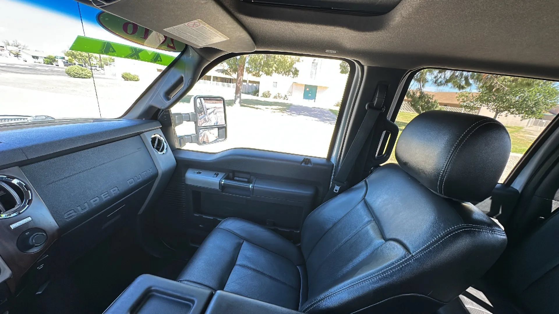 Used 2016 Ford F250 Lariat w/ Lariat Ultimate Package AWD/4WD image 16
