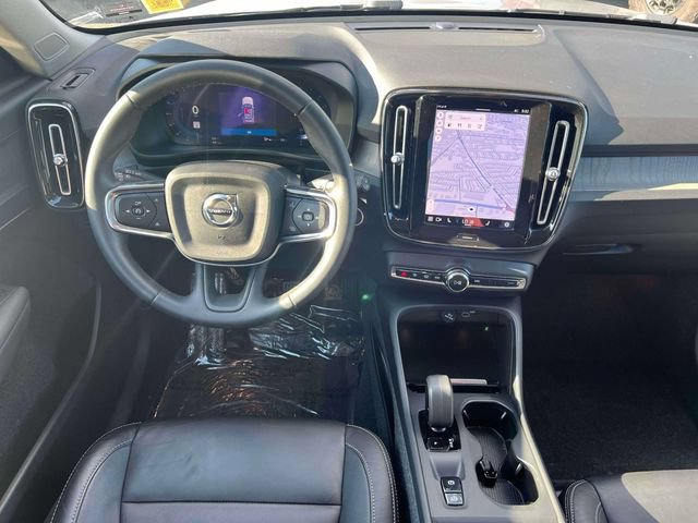 Used 2023 Volvo XC40 B5 Core AWD/4WD image 19