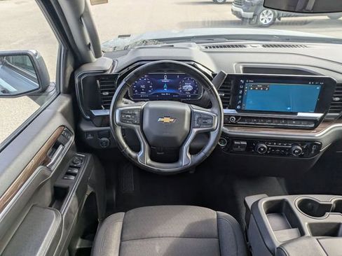 Used 2025 Chevrolet Silverado 1500 LT RWD image 29