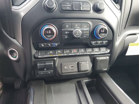 Used 2022 Chevrolet Silverado 1500 LTZ w/ LTZ Premium Package image 30