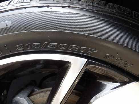 Used 2023 Chevrolet Bolt LT w/ Infotainment Package image 29