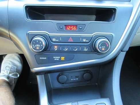Used 2013 Kia Optima LX FWD image 28