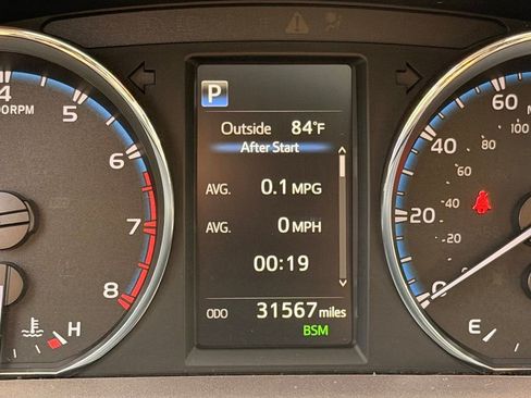 Used 2018 Toyota RAV4 Limited FWD image 4