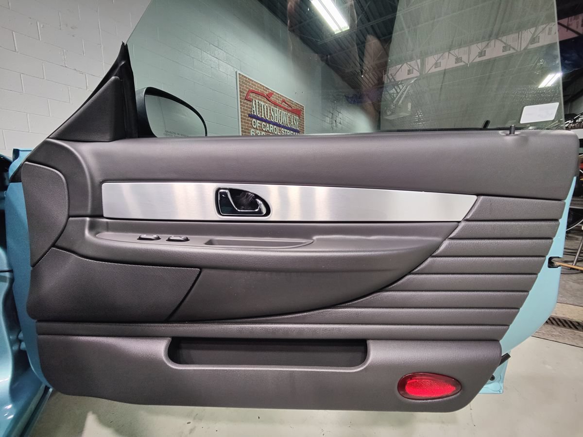 Used 2002 Ford Thunderbird RWD image 12