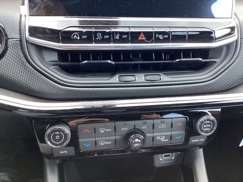 New 2026 Jeep Compass Limited image 13