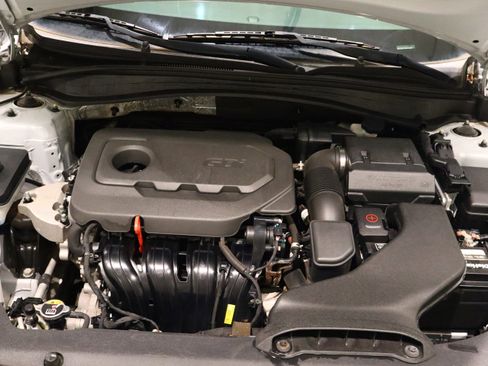 Used 2019 Kia Optima LX image 9