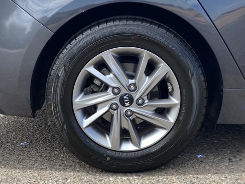 Used 2019 Kia Optima LX FWD image 9
