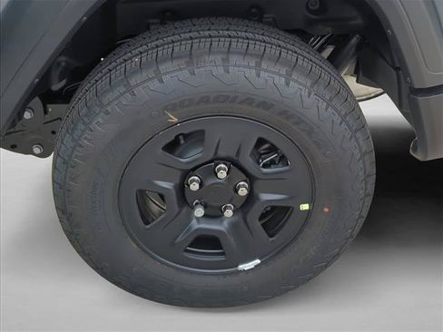 Used 2026 Jeep Wrangler Sport AWD/4WD image 10
