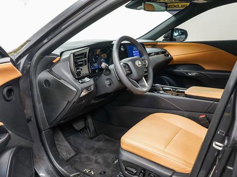 Used 2025 Lexus RX 350 FWD image 18
