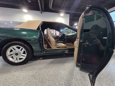 Used 1995 Chevrolet Camaro Z28 RWD image 7
