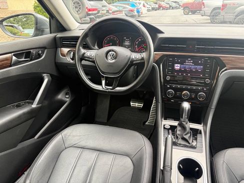 Used 2020 Volkswagen Passat 2.0T SEL FWD image 6