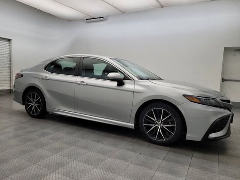 Used 2021 Toyota Camry SE image 11