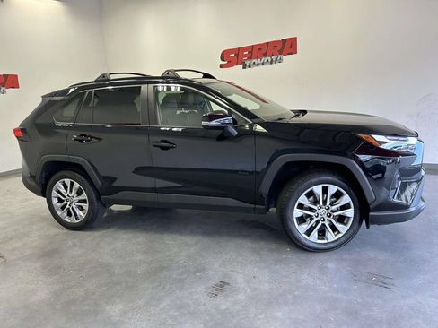 Used 2022 Toyota RAV4 XLE Premium FWD image 2