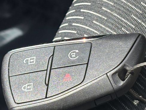 Used 2025 Chevrolet Equinox LT FWD image 25