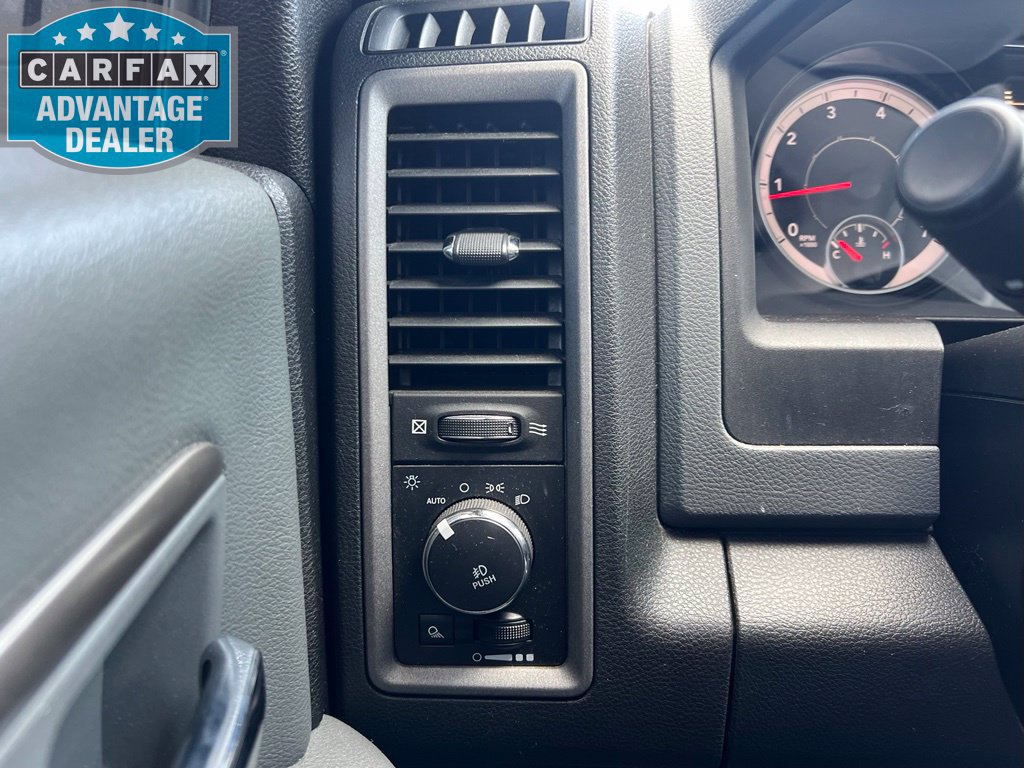 Used 2018 RAM 1500 Express w/ Black Ram 1500 Express Group AWD/4WD image 9