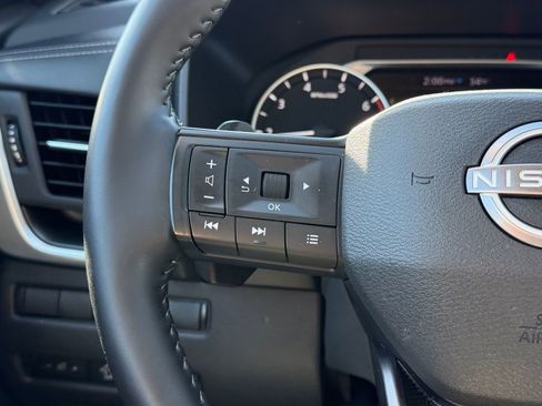 Certified 2025 Nissan Rogue SV image 16