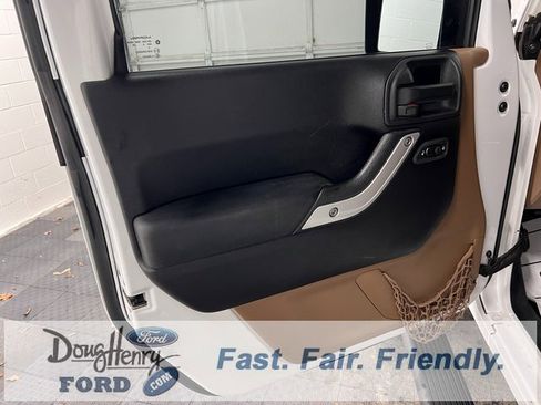 Used 2014 Jeep Wrangler Unlimited Sahara w/ Dual Top Group image 25