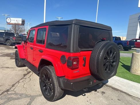 Used 2021 Jeep Wrangler Unlimited Sahara 4xe image 7