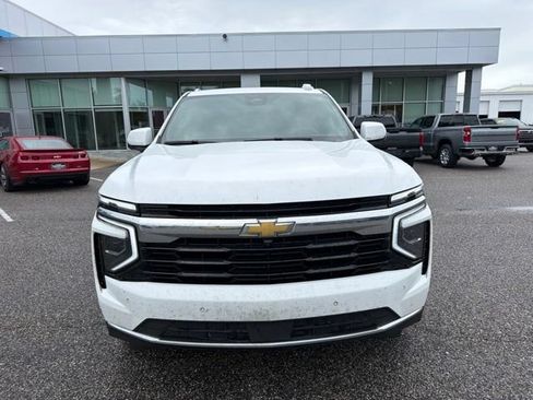 Used 2025 Chevrolet Tahoe LS RWD image 2