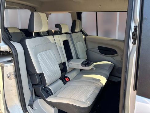 Used 2022 Ford Transit Connect XLT FWD image 19