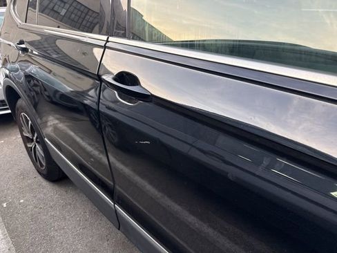 Used 2021 Volkswagen Tiguan SE image 12