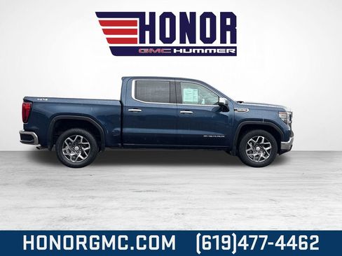 Used 2022 GMC Sierra 1500 SLT w/ SLT Convenience Package image 2