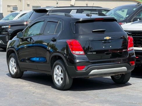 Used 2022 Chevrolet Trax LT w/ LT Convenience Package AWD/4WD image 5