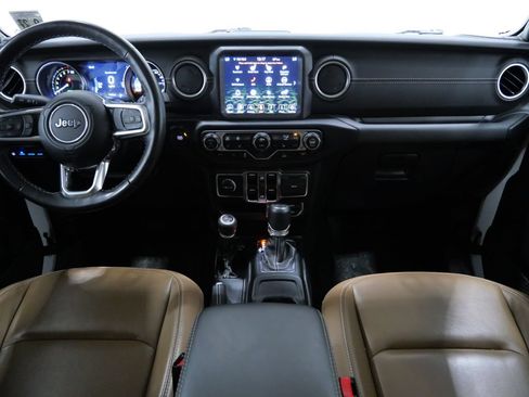 Used 2022 Jeep Wrangler Unlimited Sahara w/ Cold Weather Group AWD/4WD image 11