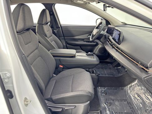 Used 2023 Nissan Ariya FWD image 14