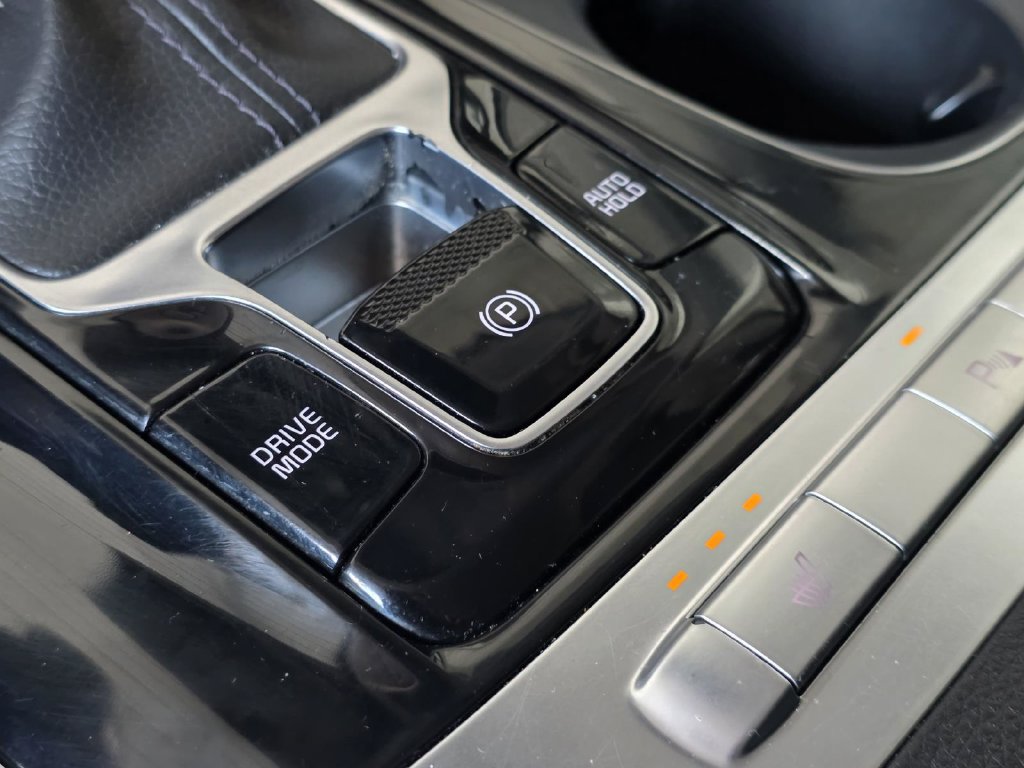 Used 2022 Kia Carnival EX FWD image 24