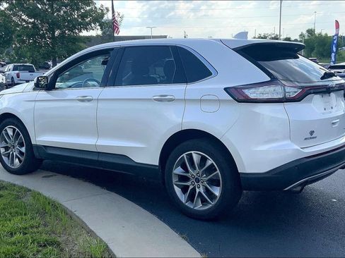 Used 2018 Ford Edge Titanium w/ Technology Package FWD image 2