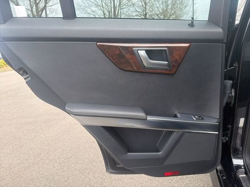 Used 2013 Mercedes-Benz GLK 250 BlueTEC 4MATIC image 16