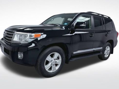 Used 2015 Toyota Land Cruiser image 20