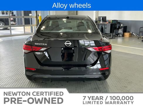 Used 2025 Nissan Sentra SV FWD image 9