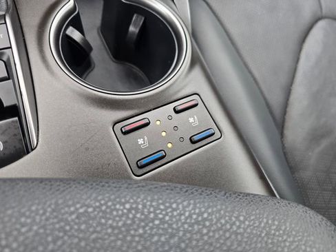 Used 2024 Toyota Camry XSE w/ Navigation Package image 31