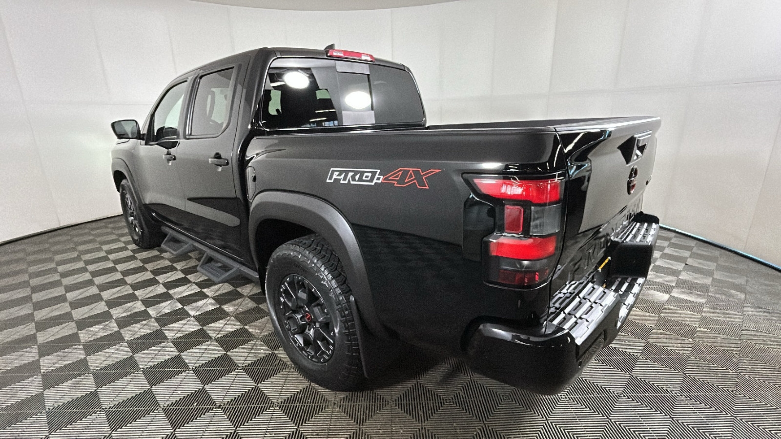 Used 2024 Nissan Frontier PRO-4X w/ Pro Premium Package AWD/4WD image 5