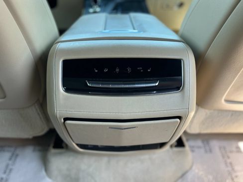 Used 2021 Cadillac Escalade Premium Luxury AWD/4WD image 27