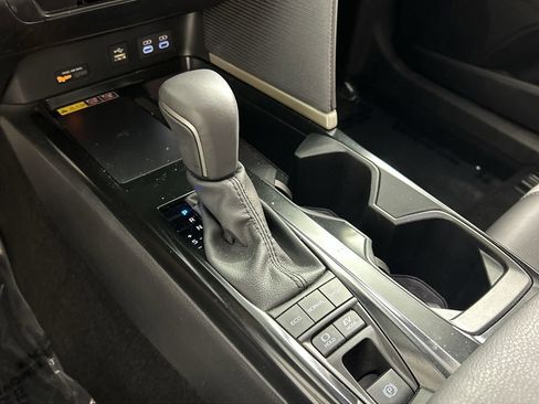 Used 2026 Toyota Camry SE w/ Convenience Package FWD image 15