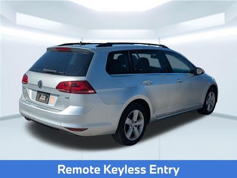 Used 2015 Volkswagen Golf TDI S FWD image 2