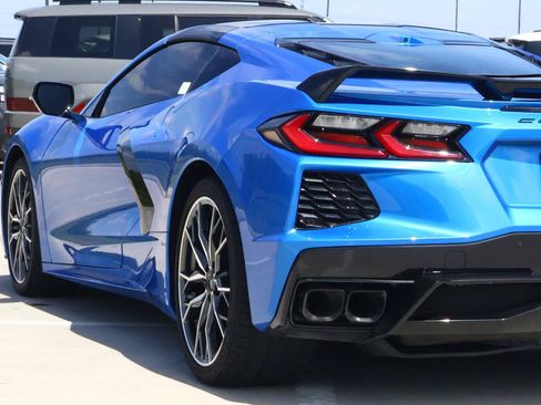 Used 2024 Chevrolet Corvette Stingray Coupe w/ 1LT RWD image 11