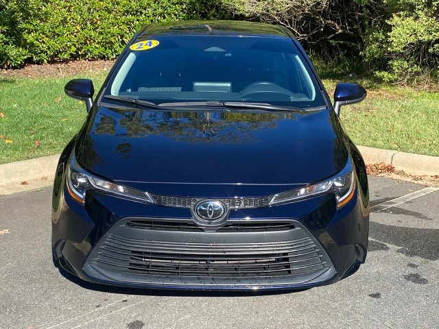 Used 2024 Toyota Corolla LE FWD image 2