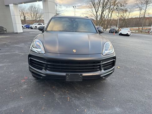 Used 2021 Porsche Cayenne S w/ Premium Package image 2