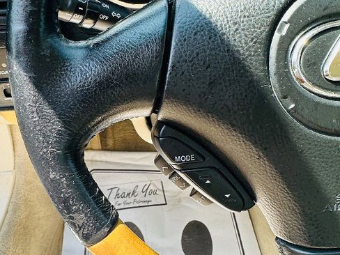 Used 2004 Lexus SC 430 Convertible image 24