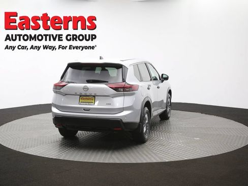 Used 2024 Nissan Rogue S AWD/4WD image 40