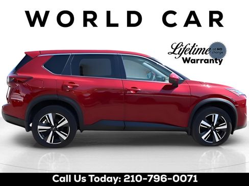 Used 2024 Nissan Rogue SL FWD image 2