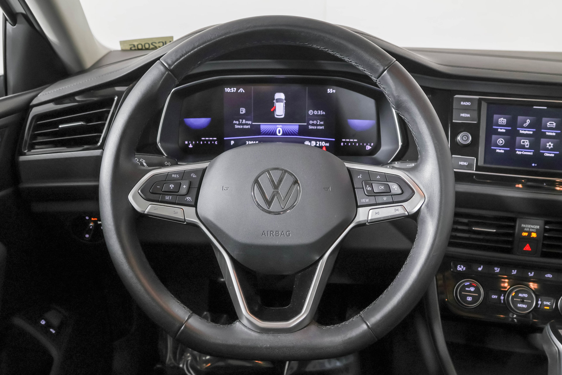 Used 2024 Volkswagen Jetta SE w/ Panoramic Sunroof Package FWD image 27