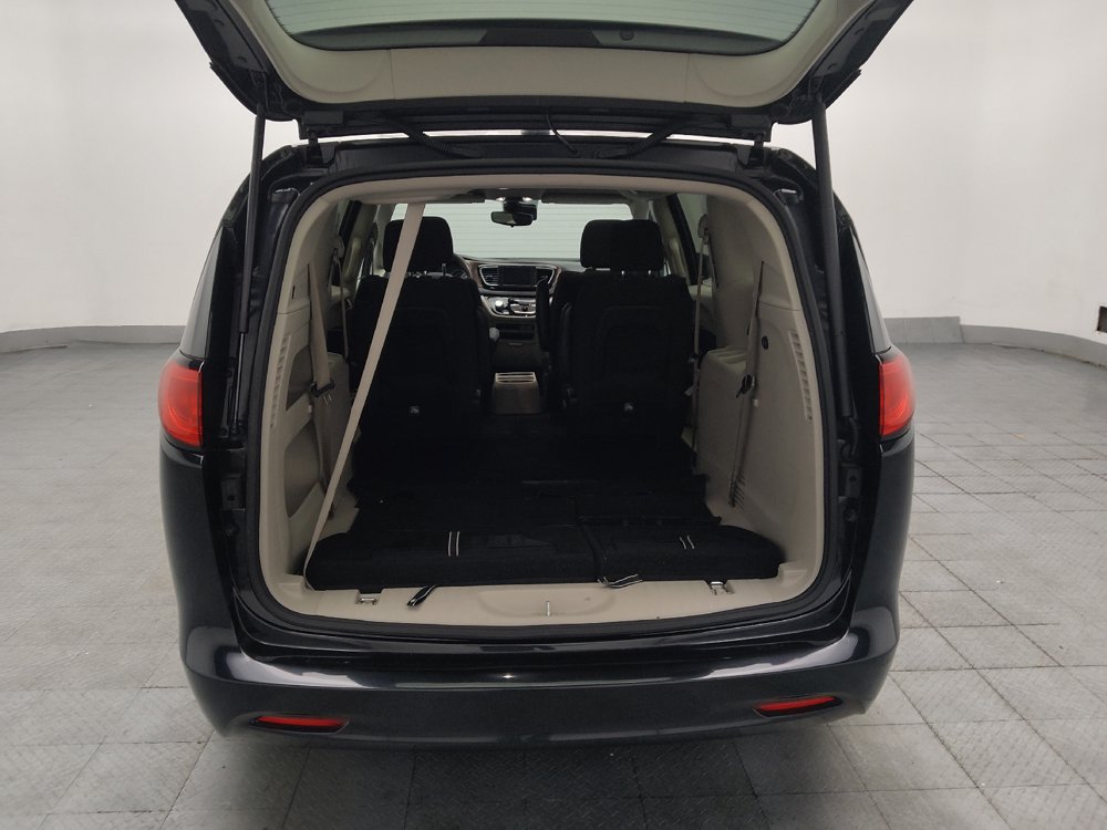 Used 2023 Chrysler Voyager LX FWD image 29