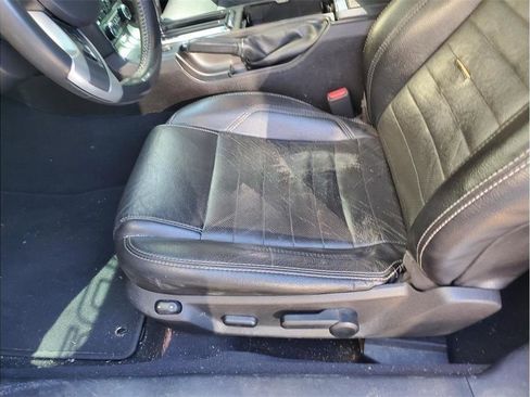 Used 2010 Ford Mustang GT Premium RWD image 35